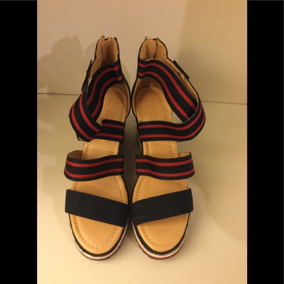 Tommy Hilfiger platform/Wedge Sandals NWOT - Picture 1 of 5